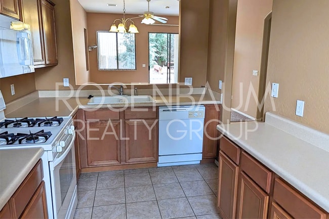 Building Photo - Charming 3-bedrooms, 2-baths home in the desirable Granville Community of Prescott Valley!