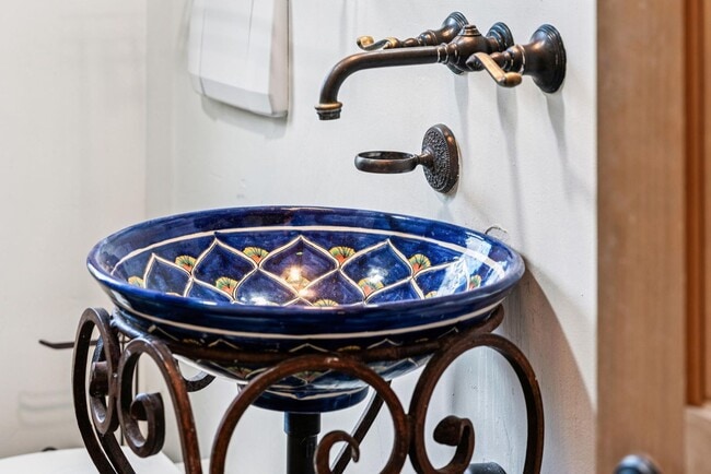 Building Photo - 385 Moraga Ave