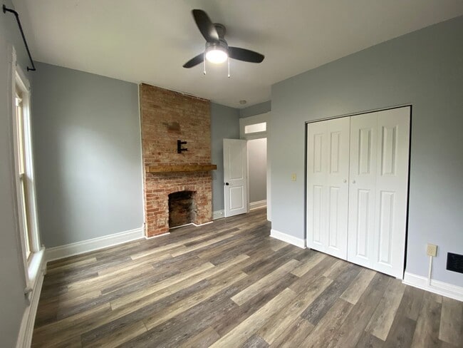 Building Photo - Harrison West 2 Bedroom