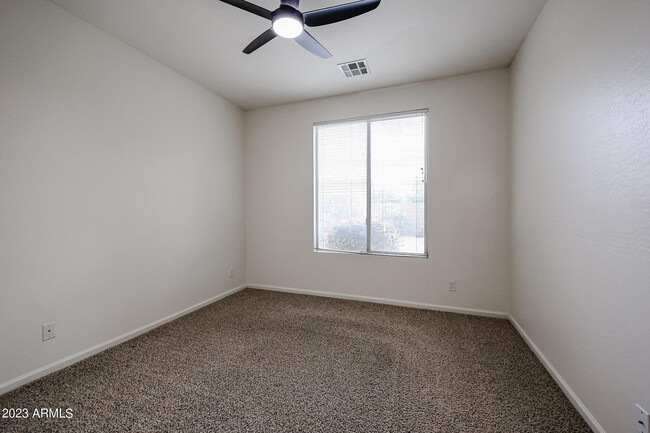 Building Photo - 4603 W Villa Linda Dr