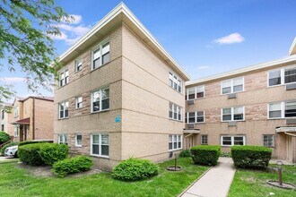 Building Photo - Charming 2-bedroom Condo in Skokie