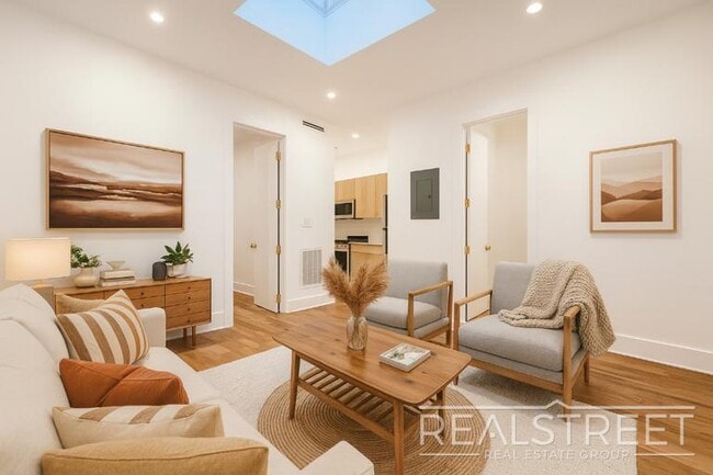 Building Photo - 522 Eastern Pkwy