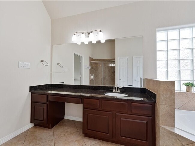 Building Photo - 5502 Lunia Ln
