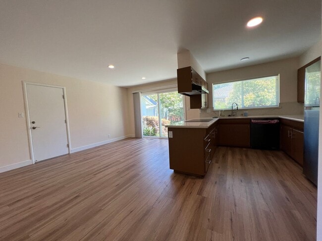 Building Photo - Renovated Sunnyvale House with Swimming Po...