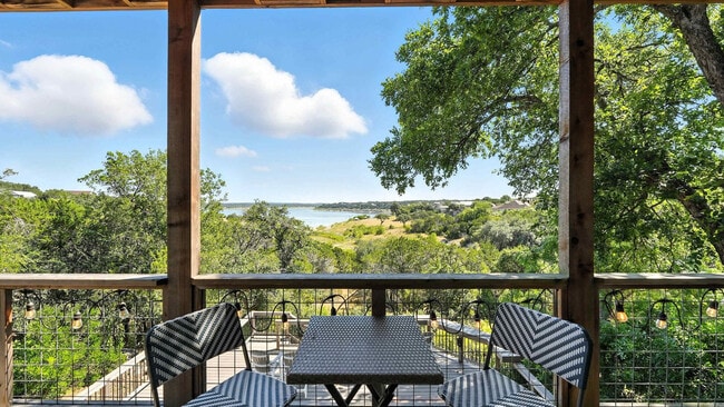 Building Photo - 1240 Canyon Springs Dr