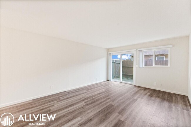 Building Photo - 7572 Amazon Dr