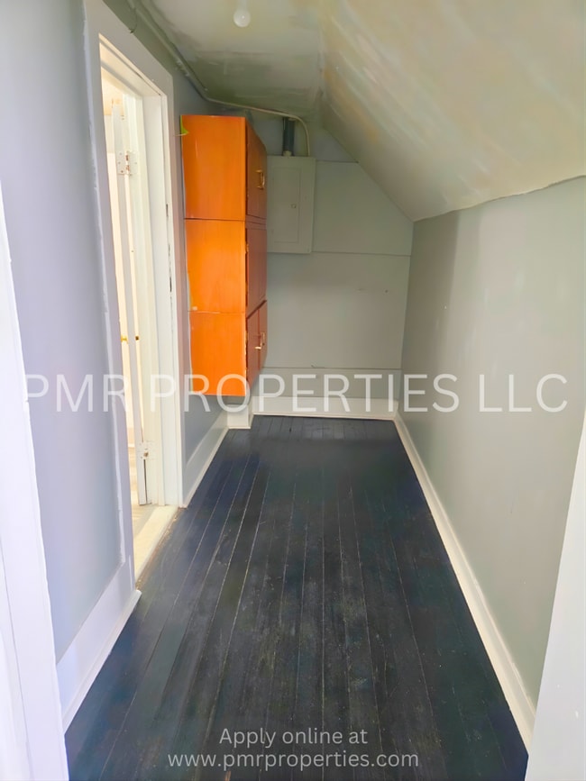 Building Photo - 231 S 4th St