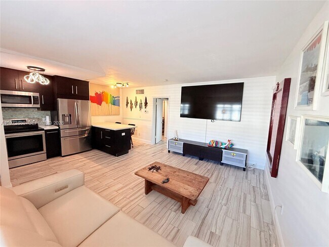 Building Photo - 2930 Day Ave