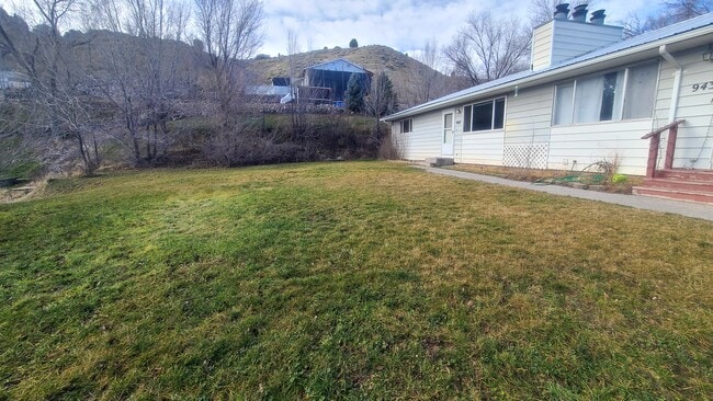 Building Photo - 945 Buchanan Ave