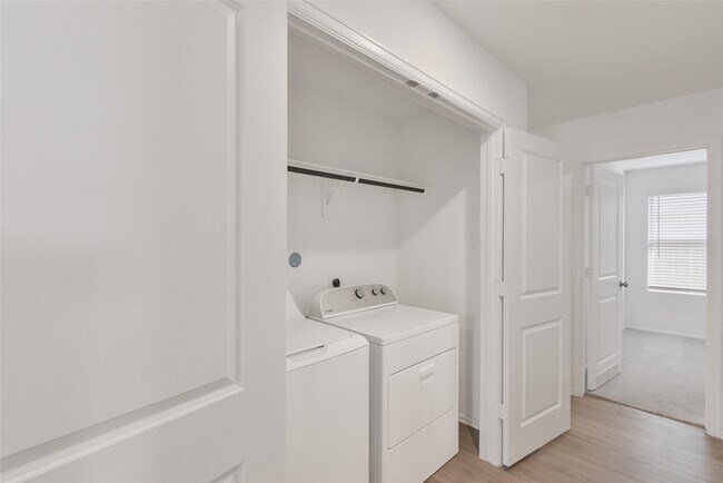 Building Photo - 747 Hackberry Br Ct