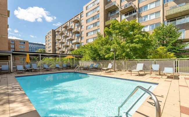 Building Photo - 350 G St SW