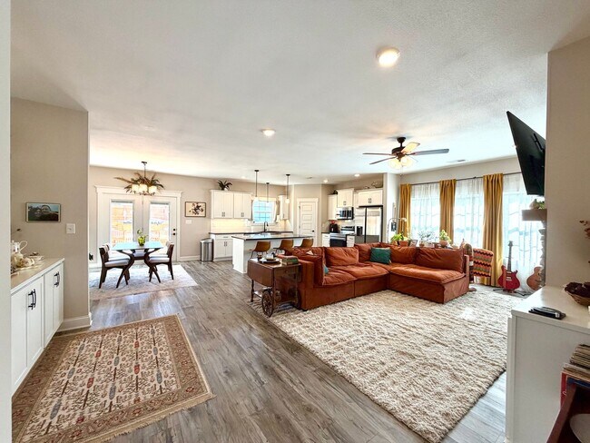 Building Photo - 1013 Berry Bnd