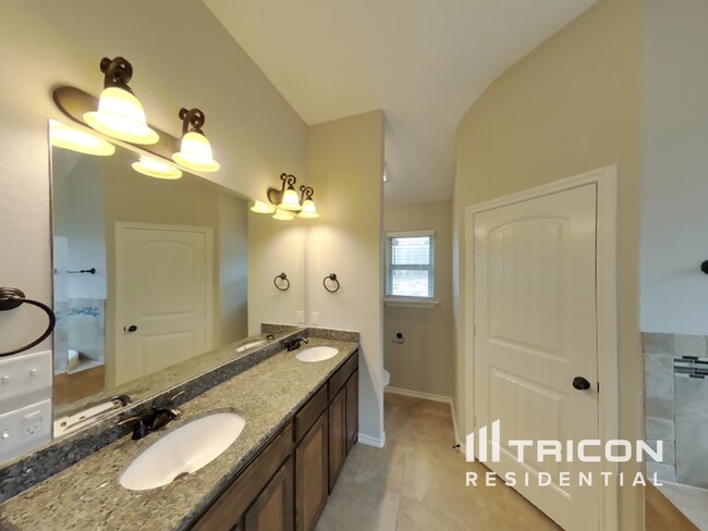 Building Photo - 4206 Sapphire Ln