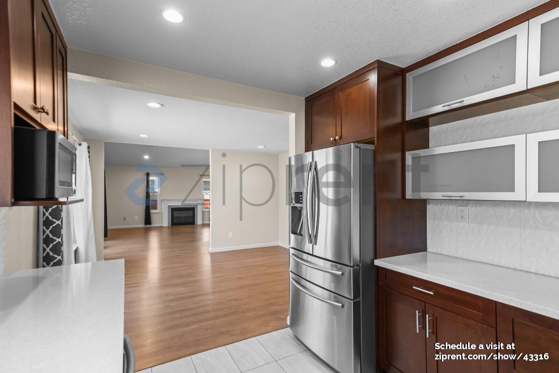 Building Photo - 33525 Bardolph Cir