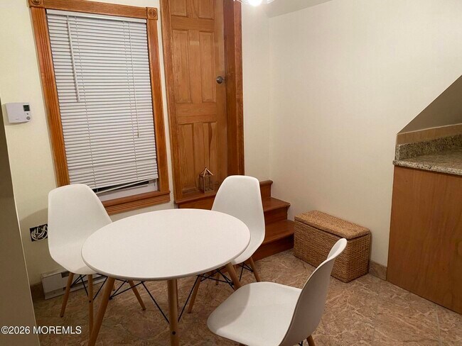 Building Photo - 95 Cooper Ave