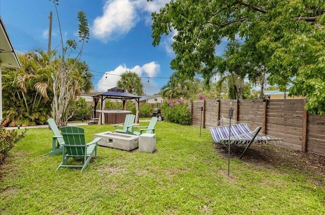 Building Photo - 422 Phippen Waiters Rd