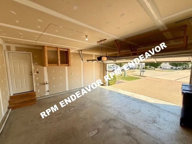 Building Photo - 37 Chesterfield Ct