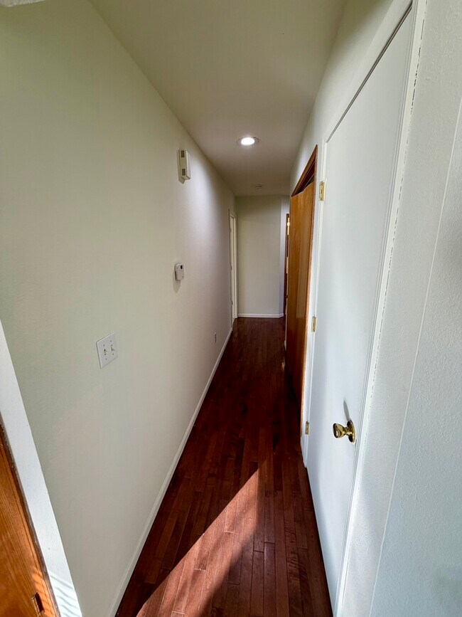 Building Photo - 571 SE 115th Rd