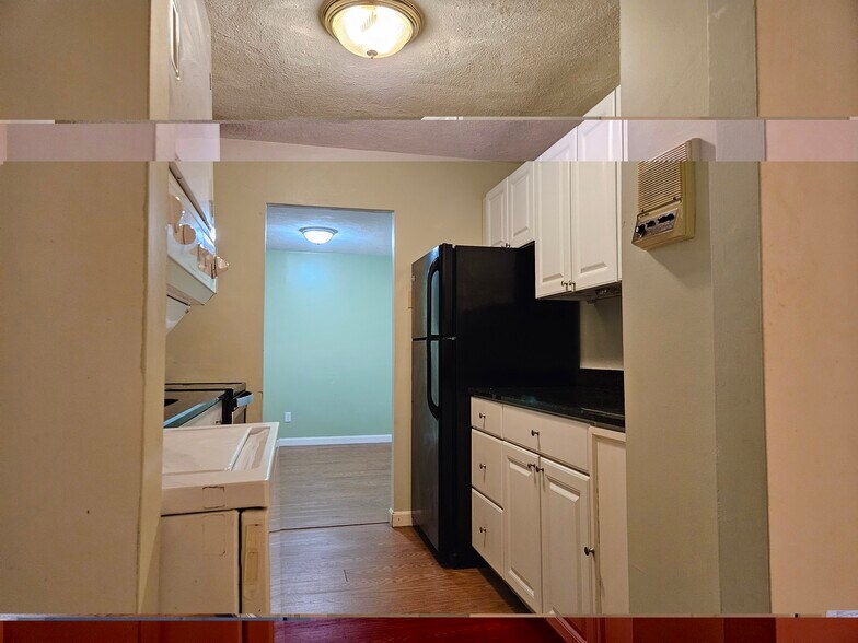 Building Photo - 310 Brook Village Rd