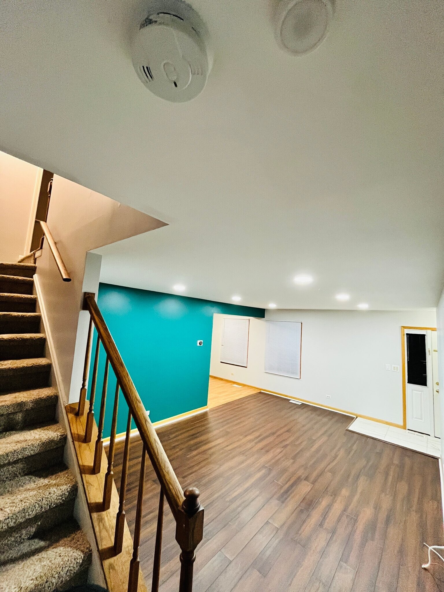 Building Photo - 84 Maplewood Dr