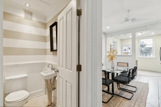 Building Photo - 1228 Catharine St