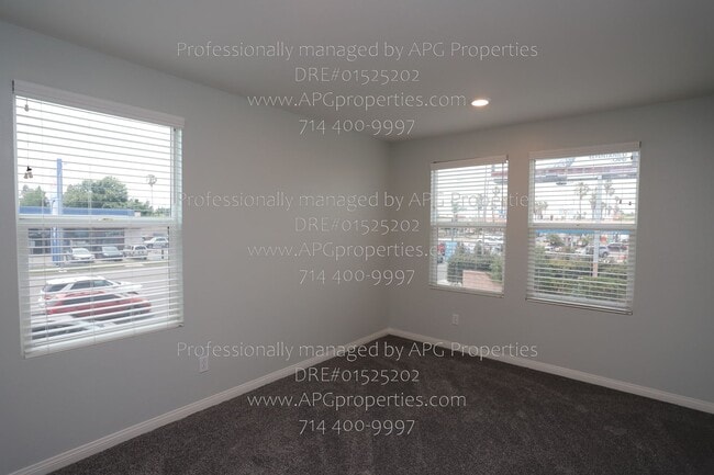 Building Photo - 1696 W Trapezoid Dr