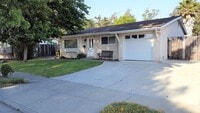 Building Photo - 3 Bedroom with Fenced Yard in Laguna Lake