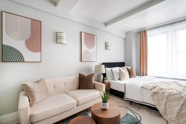 Building Photo - 240 W 73rd St