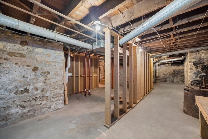 Building Photo - 138 Carroll St