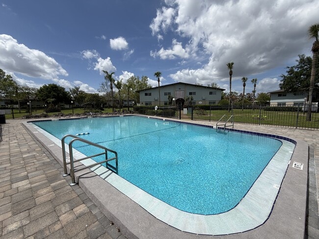 Building Photo - 1695 Lee Rd