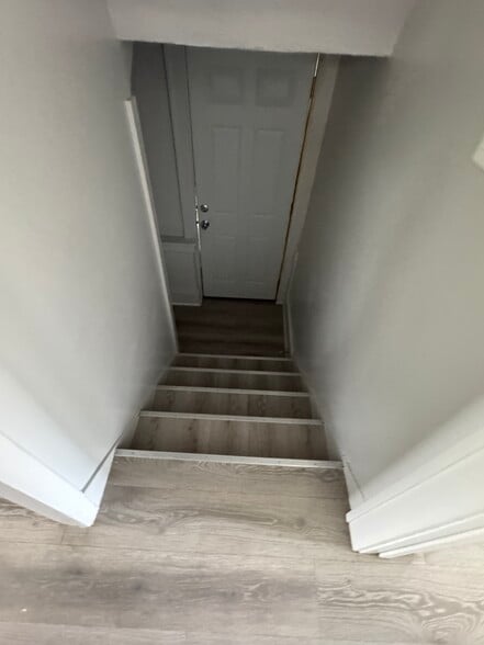 Building Photo - 3425 N California Ave