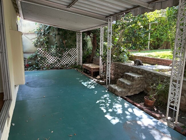 Building Photo - Rare Nostalgic Vintage 2Bedroom Home