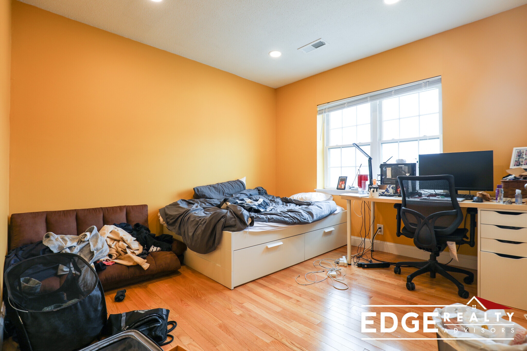 Building Photo - 178 Lake Shore Rd