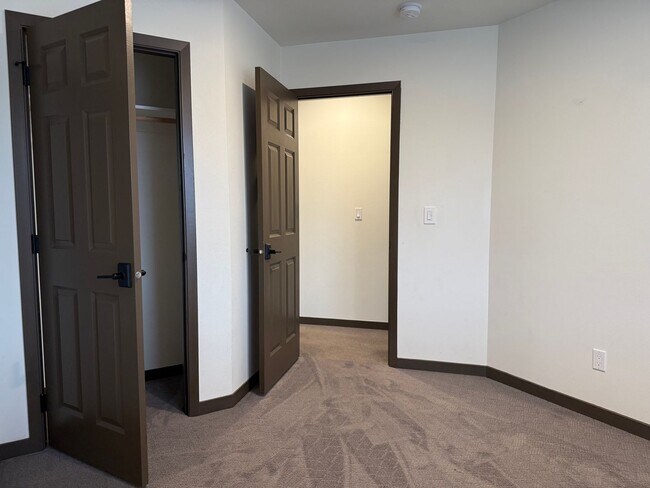 Building Photo - 215 N 76th Ave