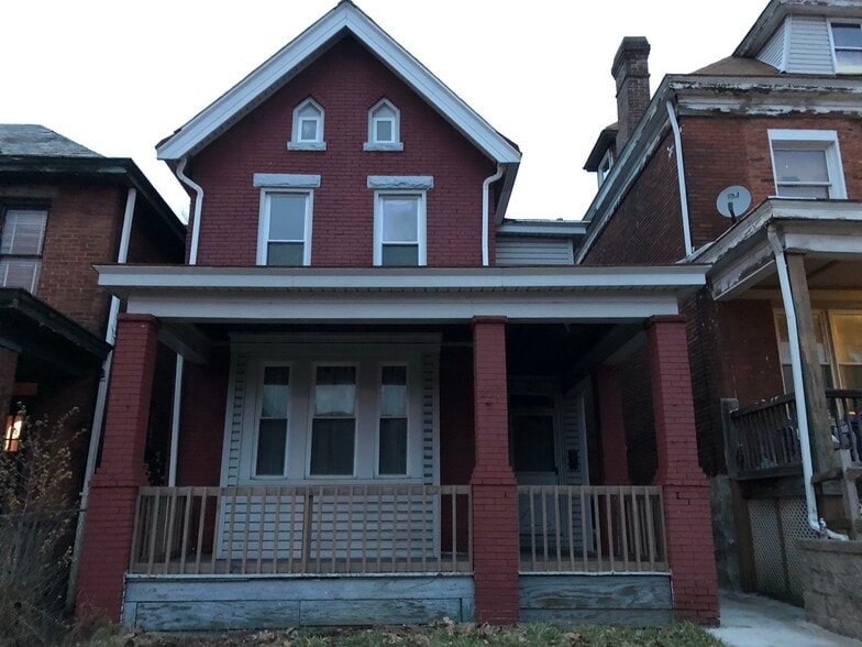 Front - 239 Zara St