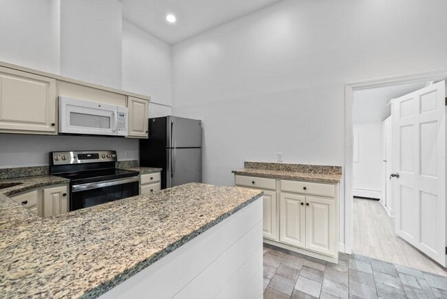 Building Photo - 62 Pound Ridge Rd