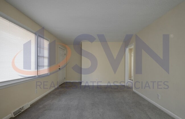 Building Photo - 3-Bedroom Home with Modern Touches