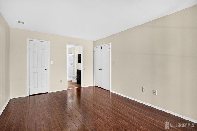 Building Photo - 3252 Cypress Ct