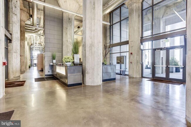 Building Photo - 1200 Steuart St