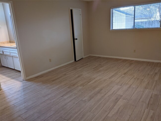 Building Photo - 2519 Buffalo Trail