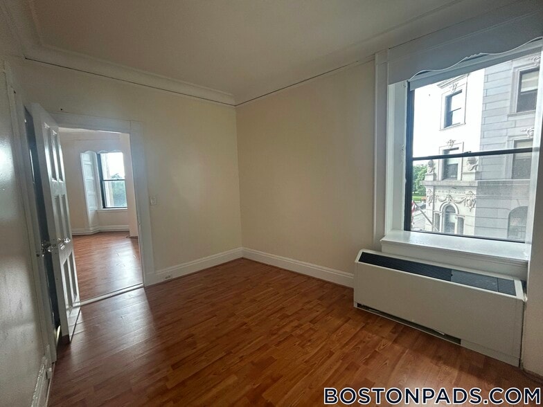 Building Photo - 62 Boylston St