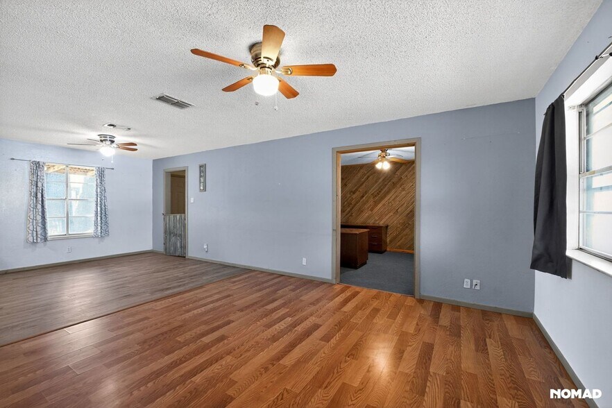 Building Photo - 604 Fegan St