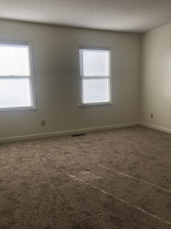 Building Photo - 1109 Keswick Pl