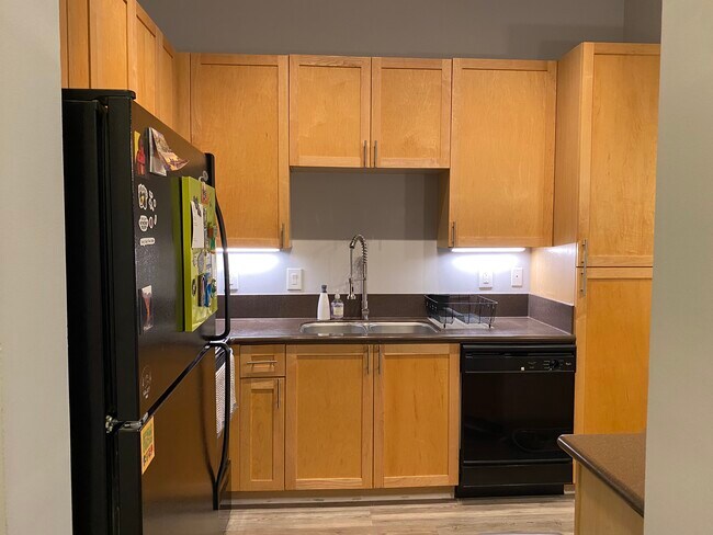 Building Photo - 401 16th St NW