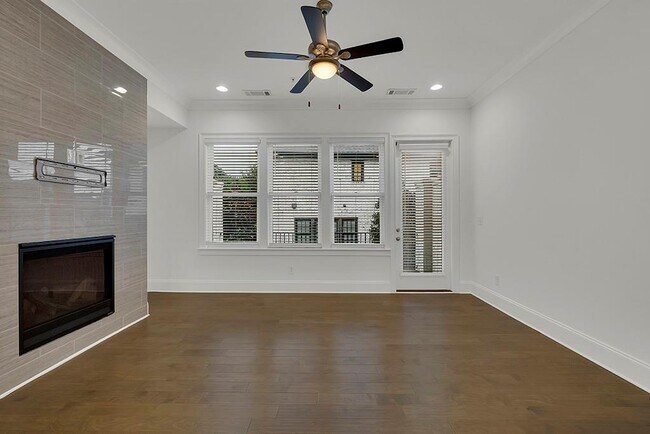 Building Photo - 6807 Encore Blvd