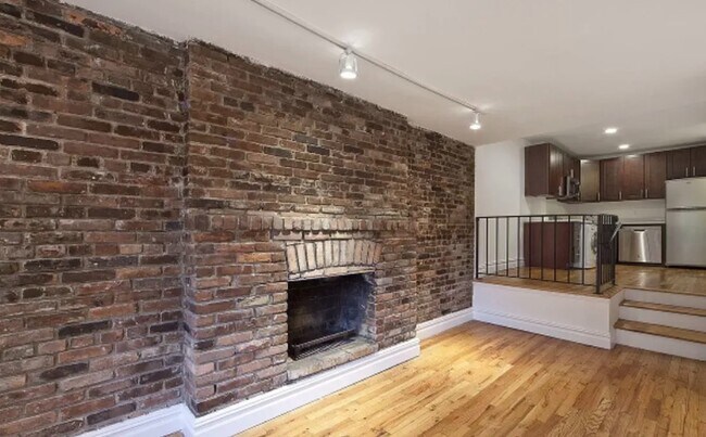 Building Photo - 18 Sidney Pl