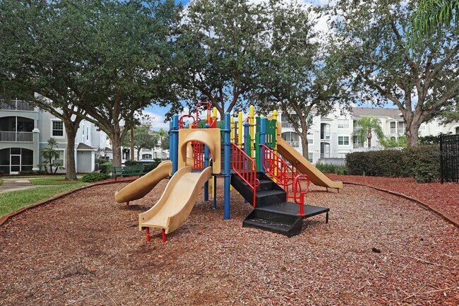 Building Photo - 2310 Silver Palm Dr