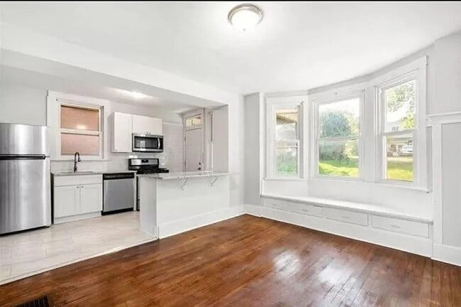 Building Photo - Available 8/7/26 – Charming 3 Bedroom Home in Brookline | $1,650/Month