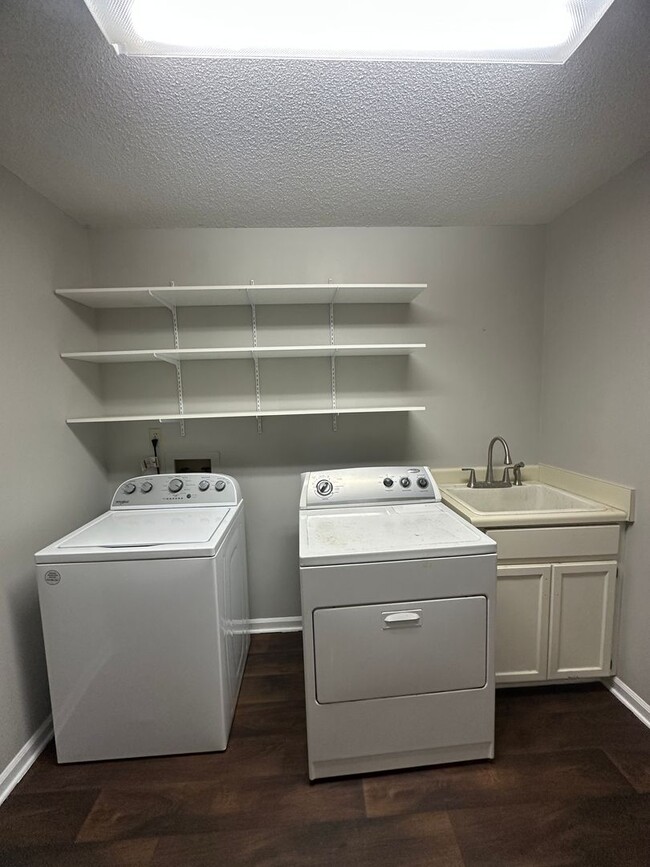 Building Photo - Valley Stream Subdivision!!