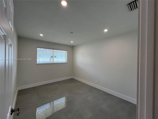 Building Photo - 5300 NW 25th Ave
